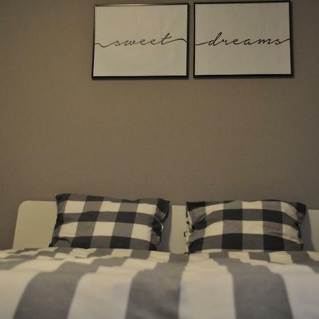Sleep & Fly Apartment Otopeni Exteriér fotografie